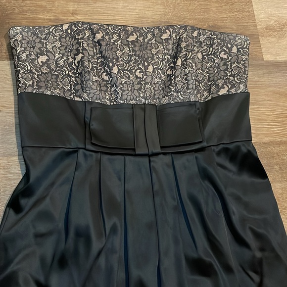 White House Black Market Strapless Black & Gold Midi Dress w/Bow Detail Size 14 - Picture 2 of 4